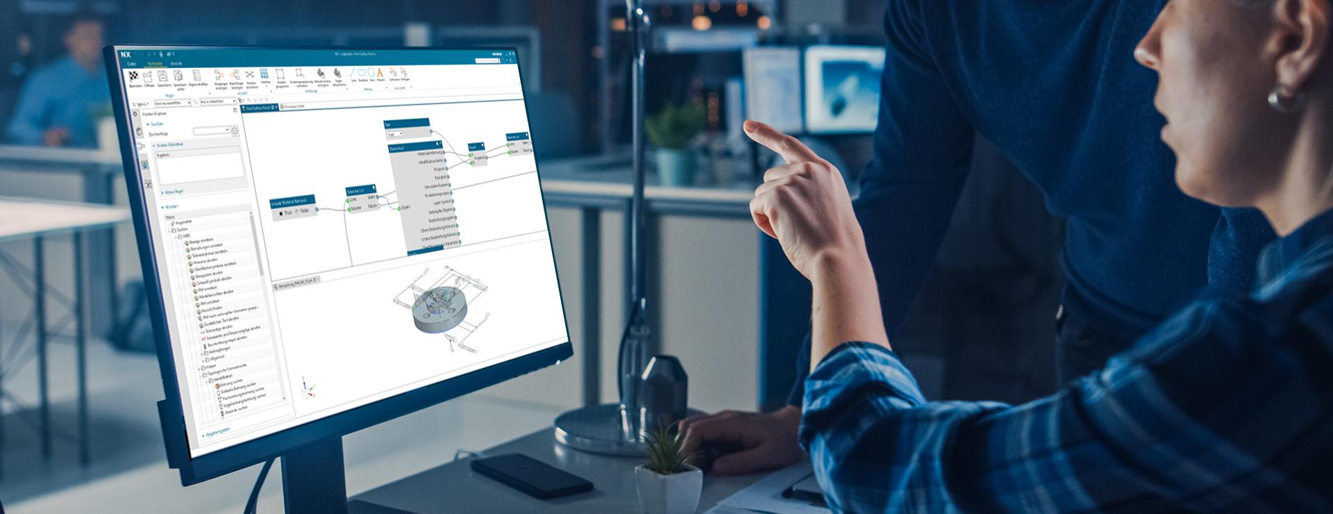 Konstrukteur zeigt auf Monitor mit MBD Logikeditor